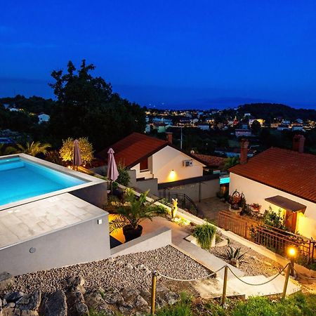 Srok Apartments With Pool Кастав Екстер'єр фото