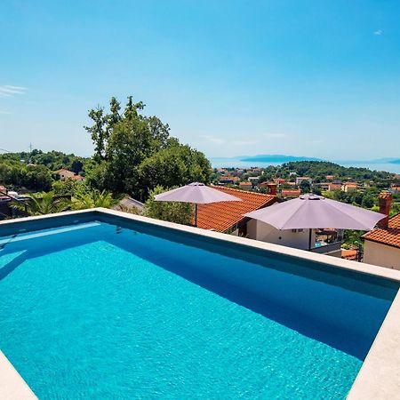 Srok Apartments With Pool Кастав Екстер'єр фото